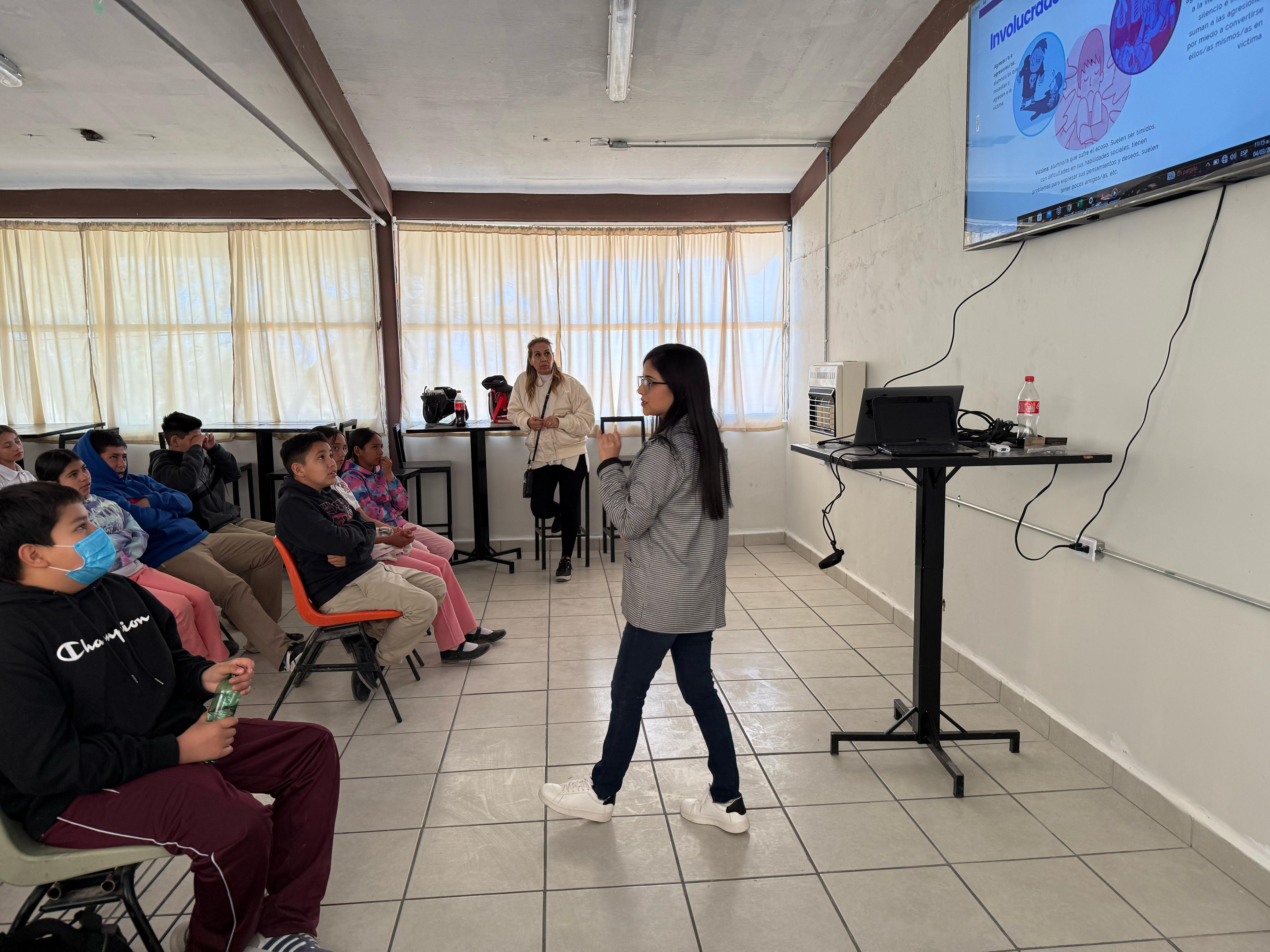 Fito Gardea refuerza acciones de prevención en escuelas de Saucillo