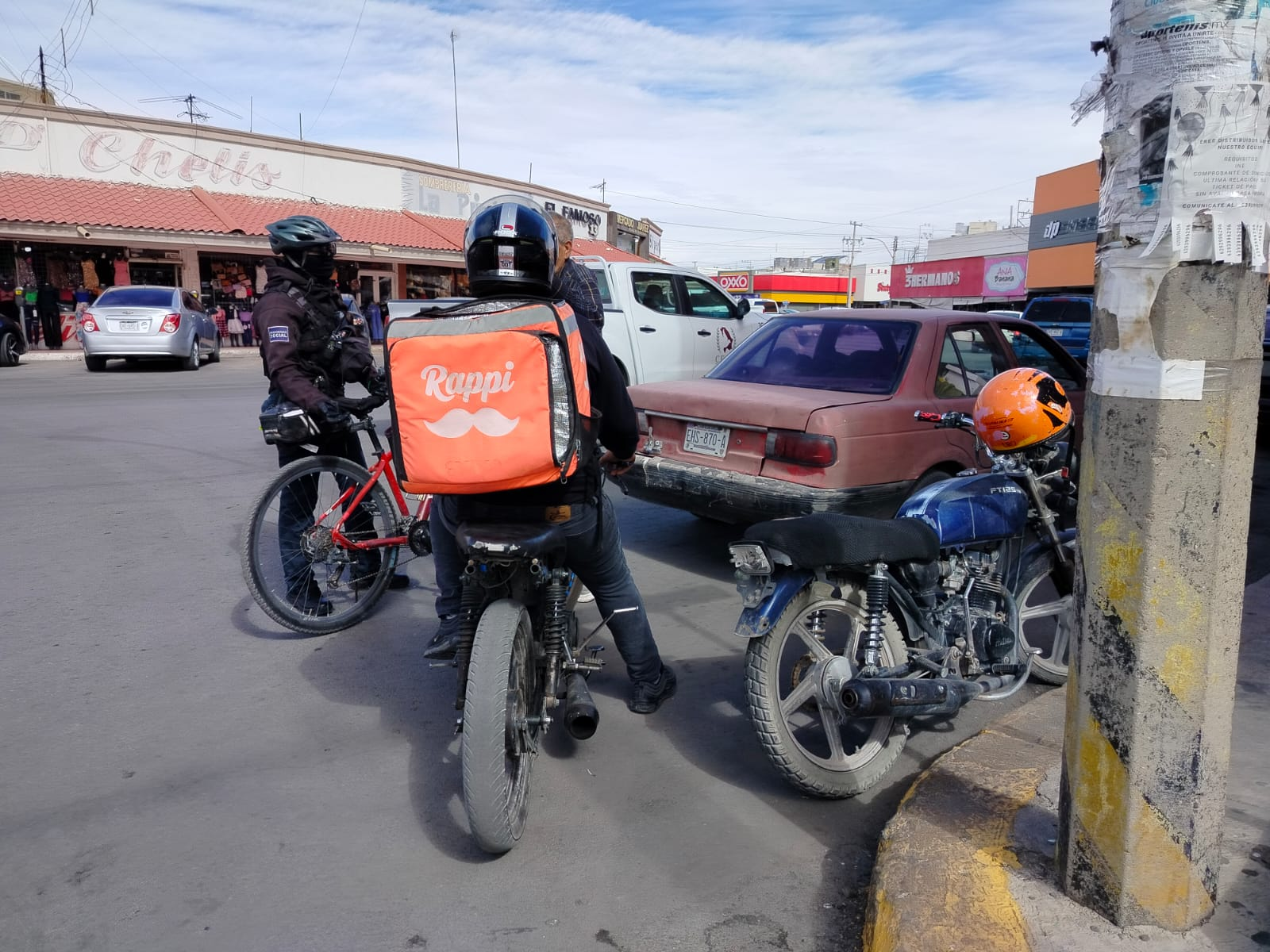 ADULTO MAYOR INTENTÓ ARROLLAR A MOTOCICLISTA EN EL CENTRO DE LA CIUDAD