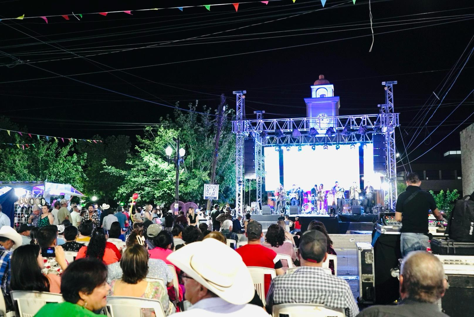 Saucillo vibra con música y tradición en el segundo día de la Feria San Marcos 2025