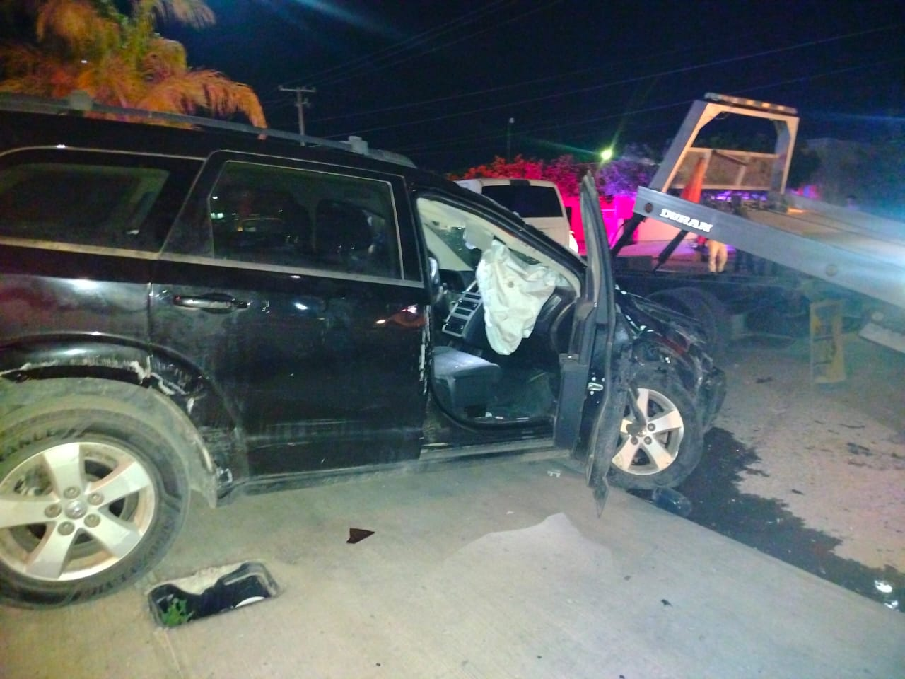 UNA MUJER Y UNA MENOR Y 200 MIL EN DAÑOS, TRAS FUERTE CHOQUE EN EL SECTOR SUR