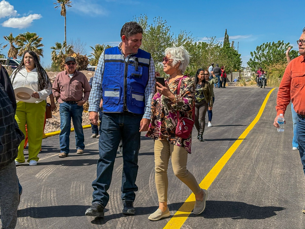 Entrega Pepe Andujo pavimentación en calle principal de Orinda