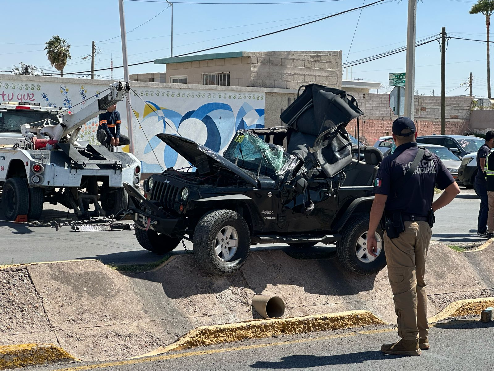 Fuerte volcadura deja lesionados; trasladan a menor