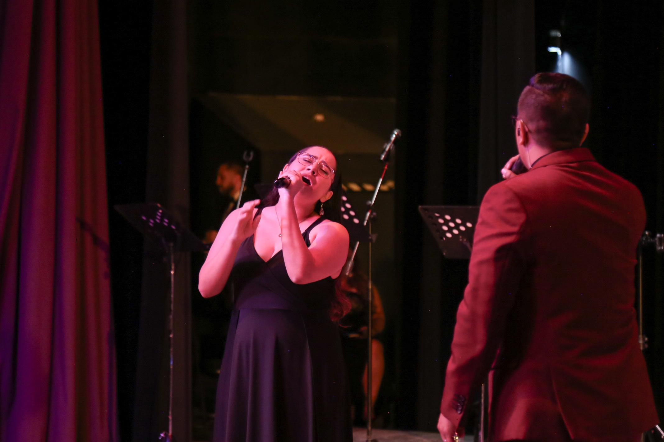 Brilla homenaje a Napoleón en exitoso concierto por el 92 aniversario de Delicias