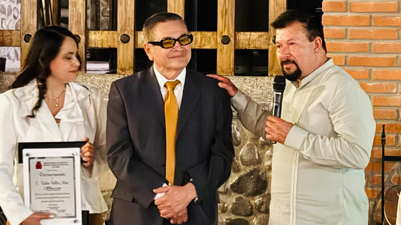 Rubén Valles Mata conmemora su trayectoria con el respaldo del Presidente Municipal Fito Gardea