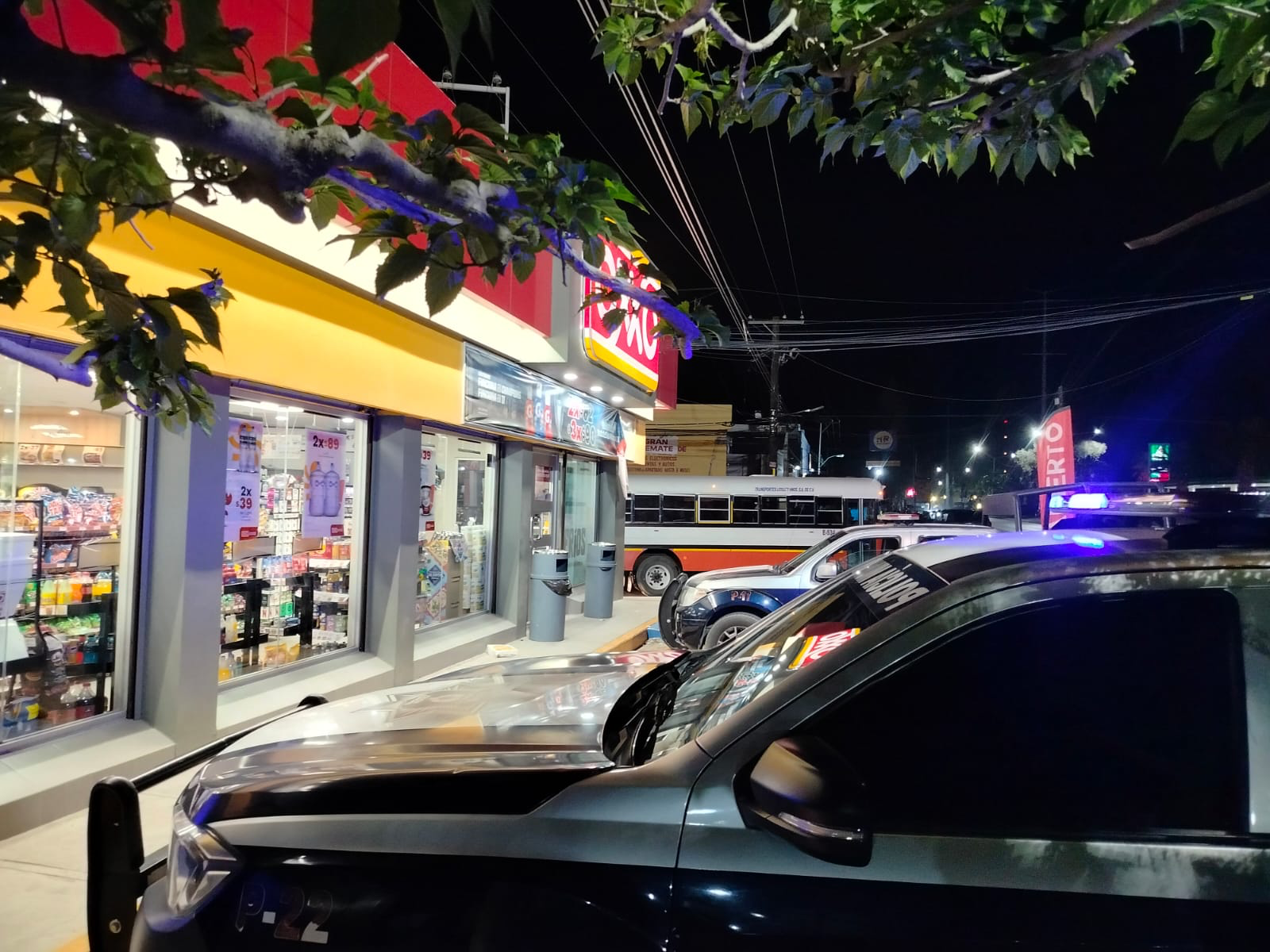 A TRES SEMANAS DE UN ROBO SIMILAR, REPITEN ASALTO EN EL MISMO OXXO