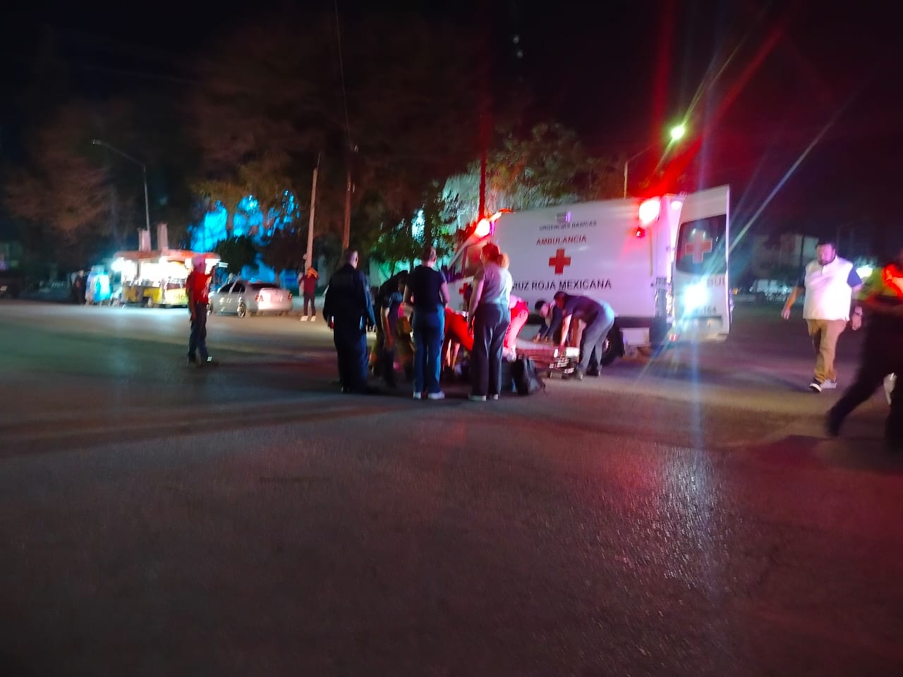 PEATÓN RESULTÓ CON UNA PROBABLE FRACTURA TRAS SER ARROLLADO EN PLENO CENTRO DE LA CIUDAD