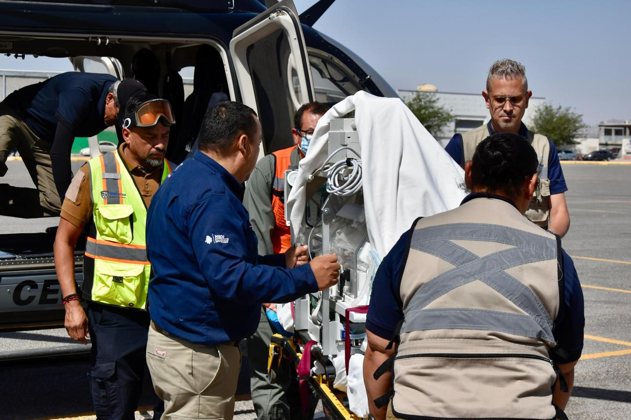 Traslada SSPE vía aérea de Juárez a Chihuahua a recién nacido