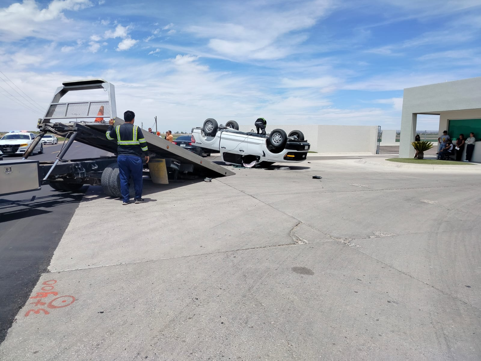 Aparatoso choque con volcadura
