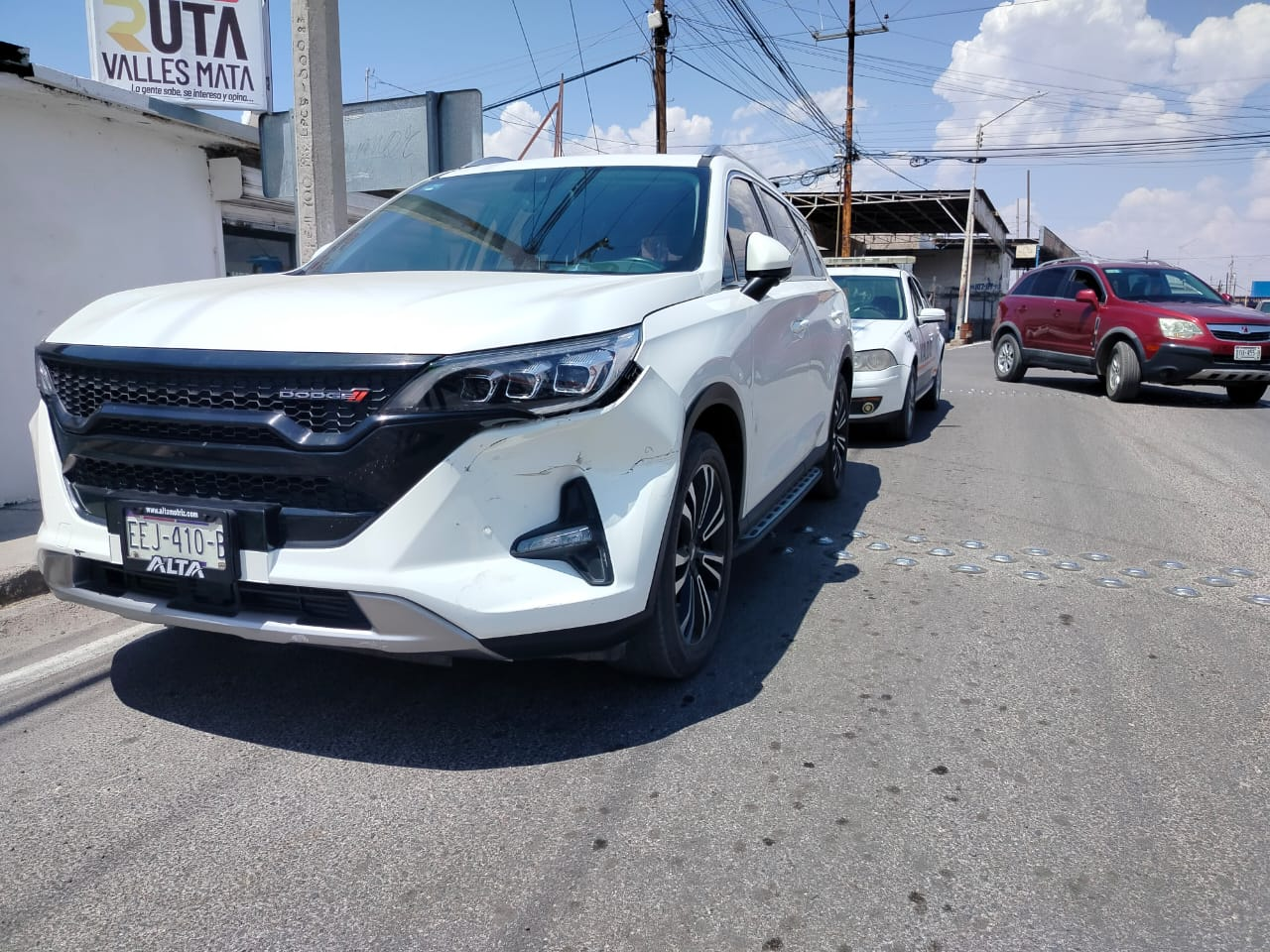 CHOCA POR INVADIR CARRIL EN PRIMERA NORTE Y TECNOLÓGICO