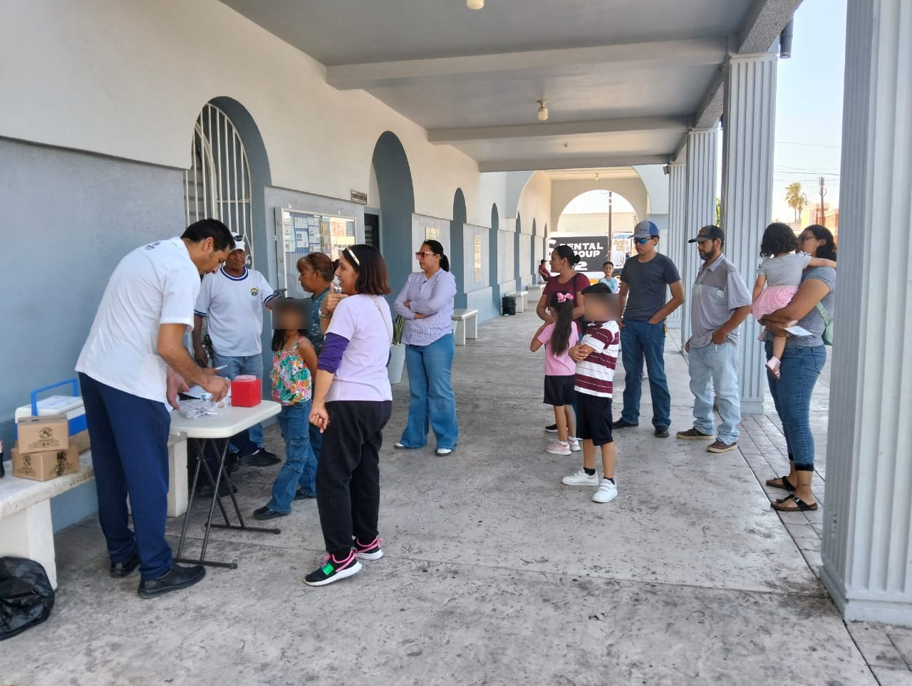 Más de 400 meoquenses vacunados contra el sarampión en Jornada de Salud en Meoqui