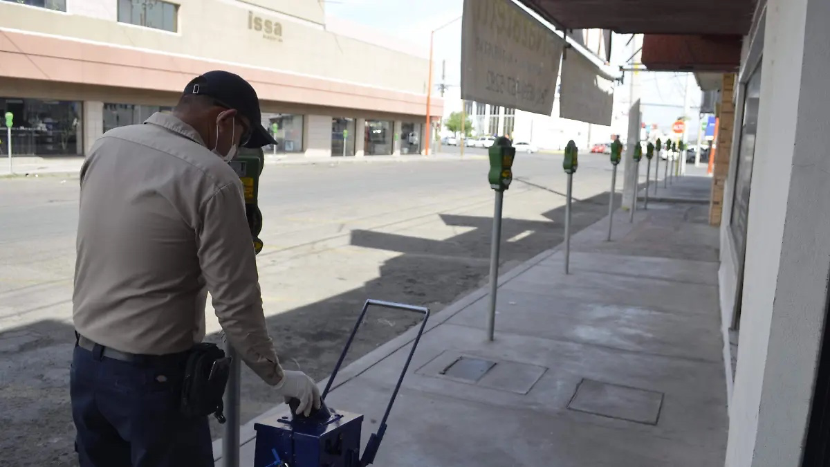 Cuidan en Estacionometros la salud de trabajadores por calor