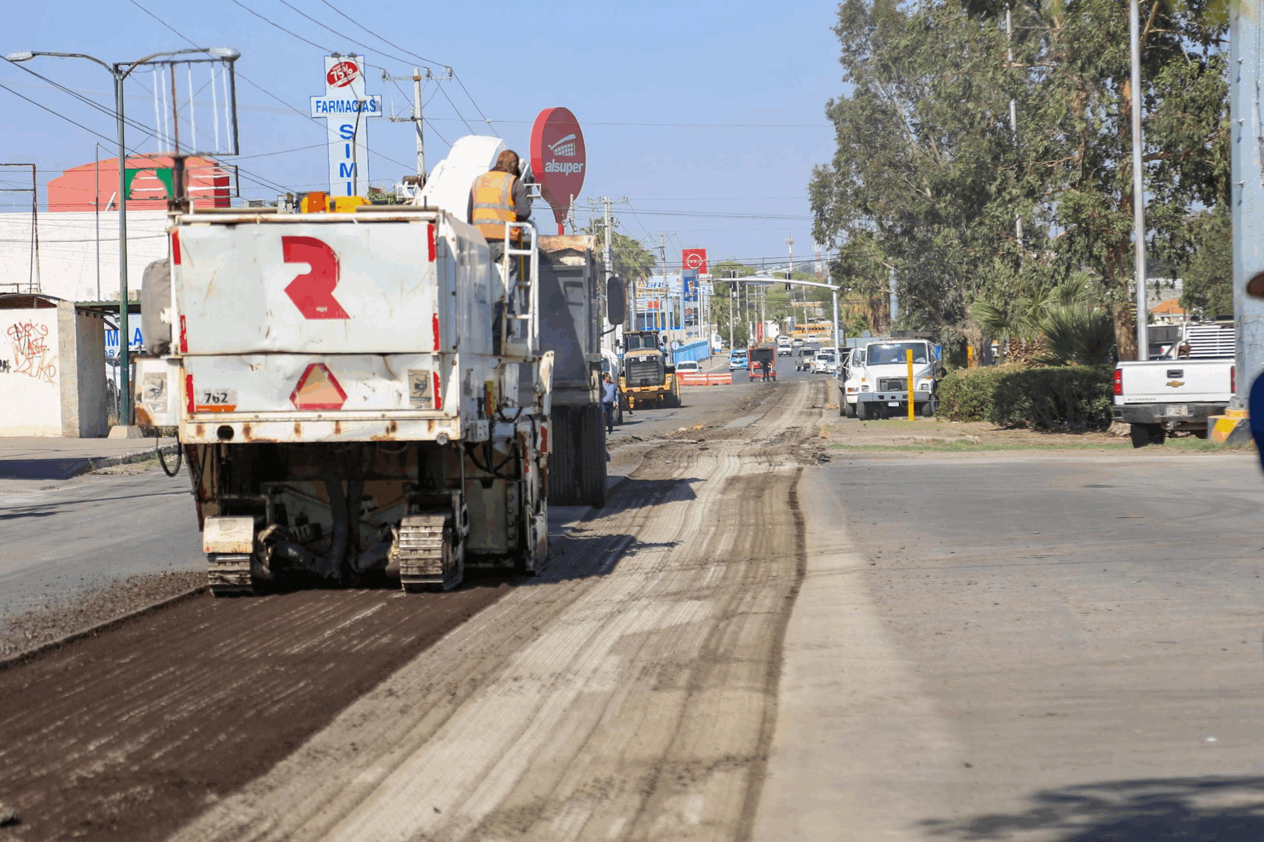 Inicia pavimentación en importante tramo de la avenida Fernando Baeza