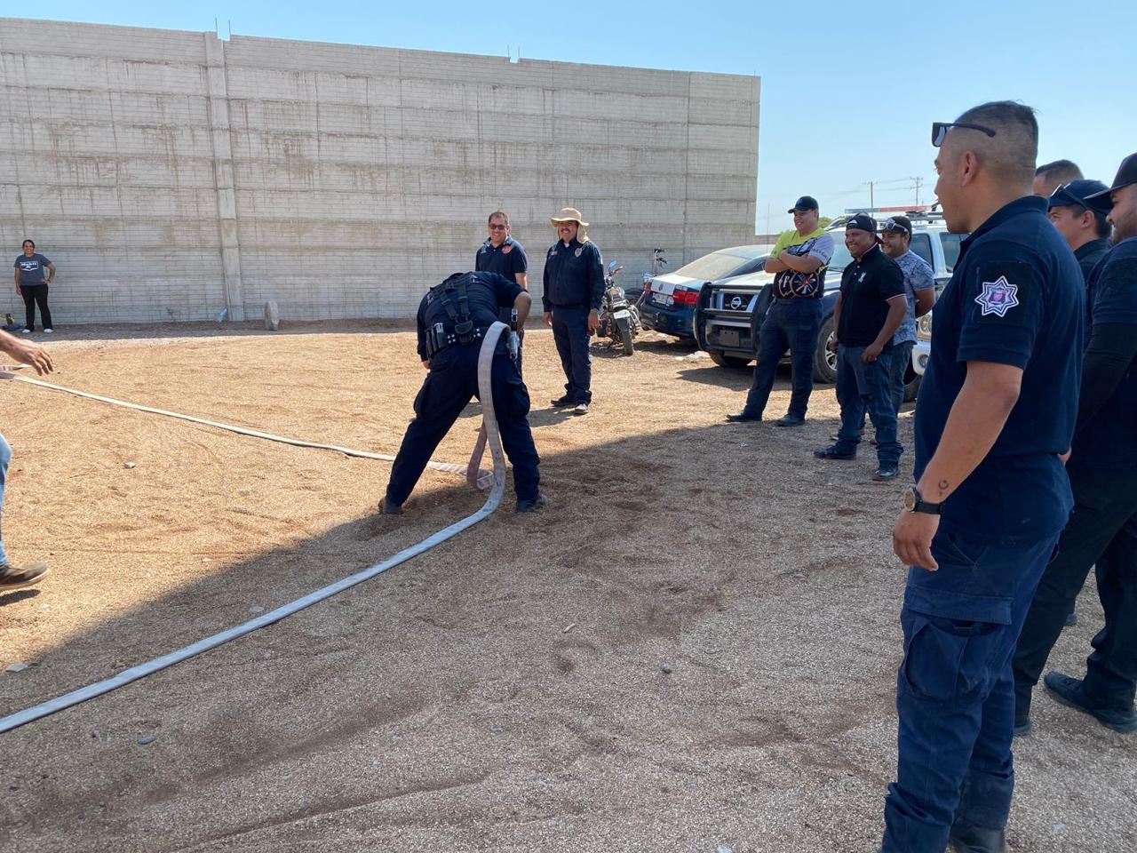 BOMBEROS, PROTECCIÓN CIVIL Y SEGURIDAD PÚBLICA DE ROSALES SE CAPACITAN EN COMBATE DE INCENDIOS.