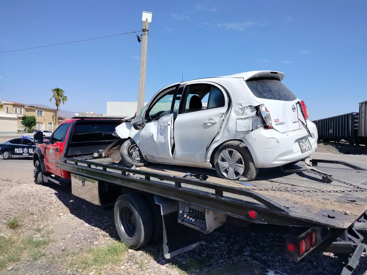 CHOCAN CONTRA FERROCARRIL EN MEOQUI, HAY DOS PERSONAS LESIONADAS