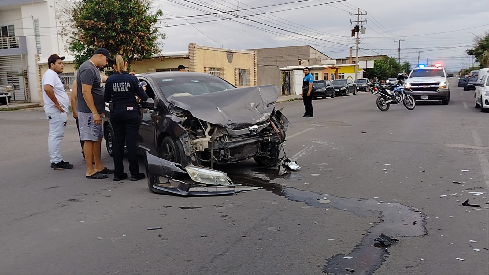 CHOQUE MÚLTIPLE DEJA DAÑOS MATERIALES 