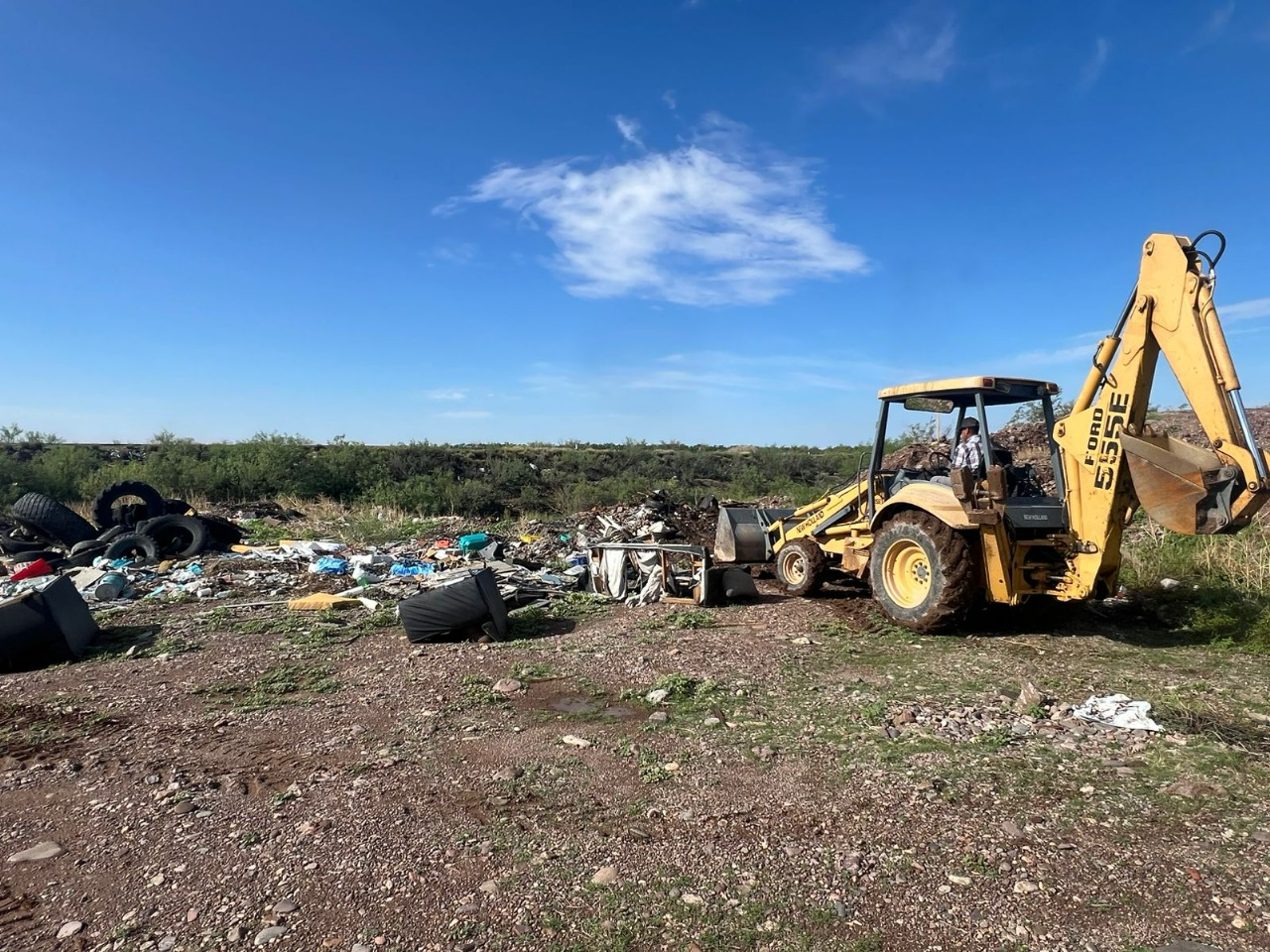 Clausuran basurero clandestino en zona turística de Rosales