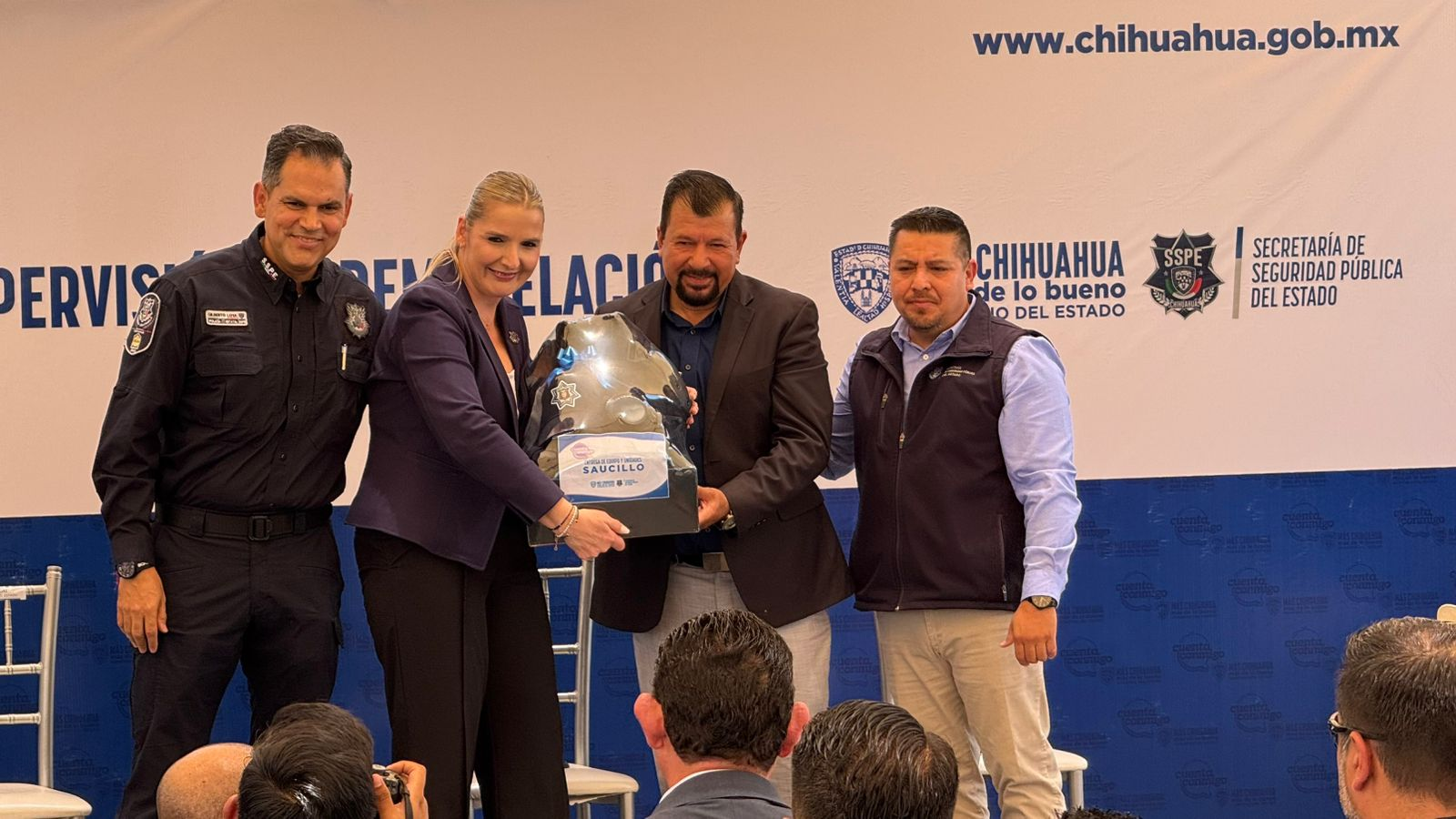 Recibe Fito Gardea equipo para Seguridad Pública por parte de la Gobernadora Maru Campos