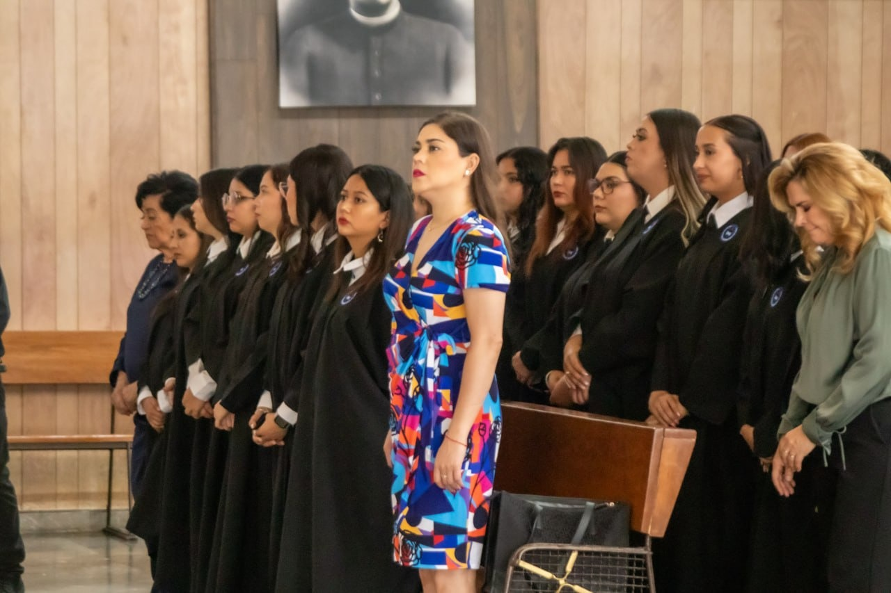 Estudiantes del CEUN eligen a Miriam Soto como madrina, los acompañó en Celebración de Acción de Gracias