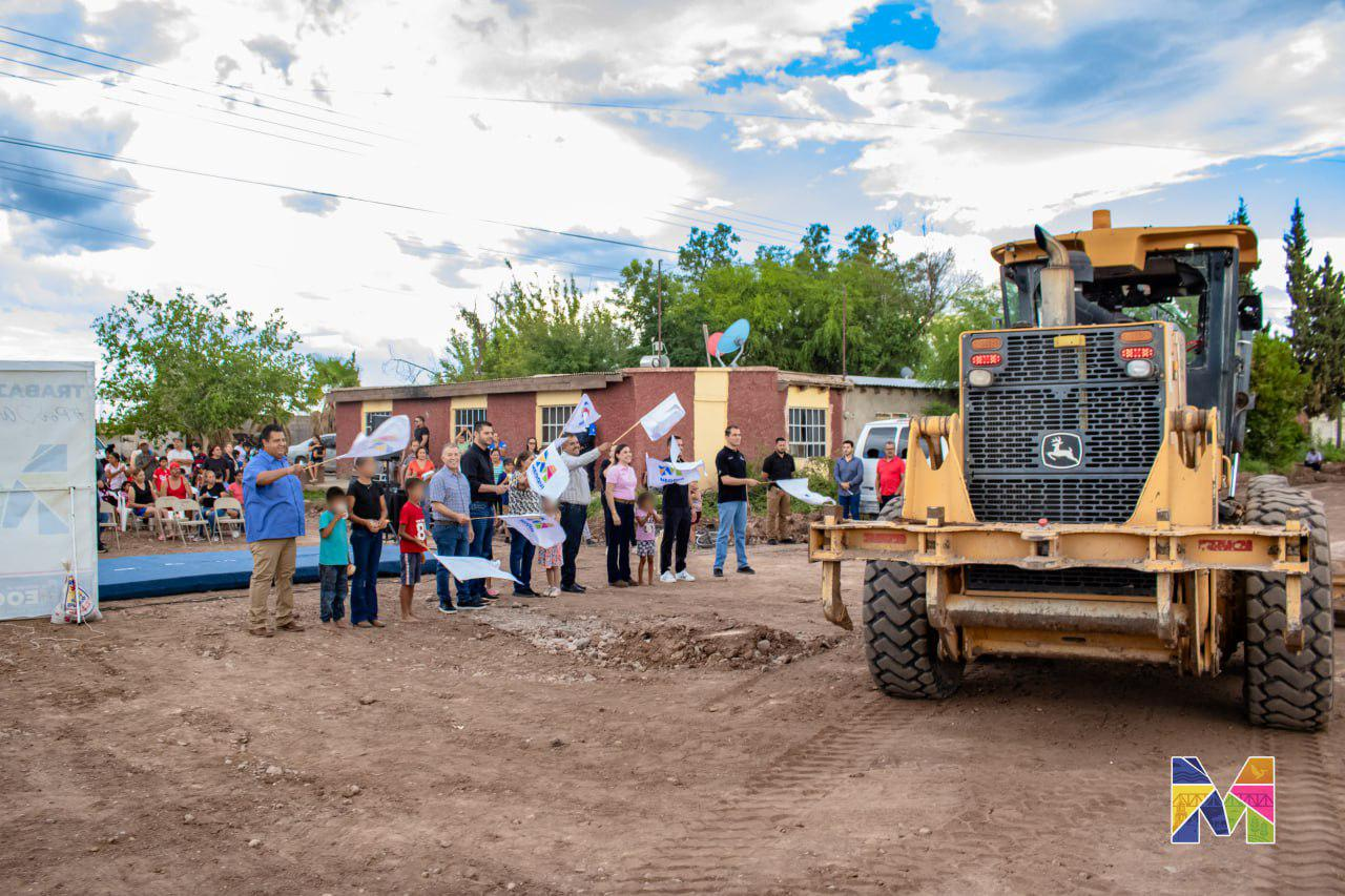 Arranca Miriam Soto pavimentación de calles 18 de Marzo y 16 de Septiembre en Lázaro Cárdenas