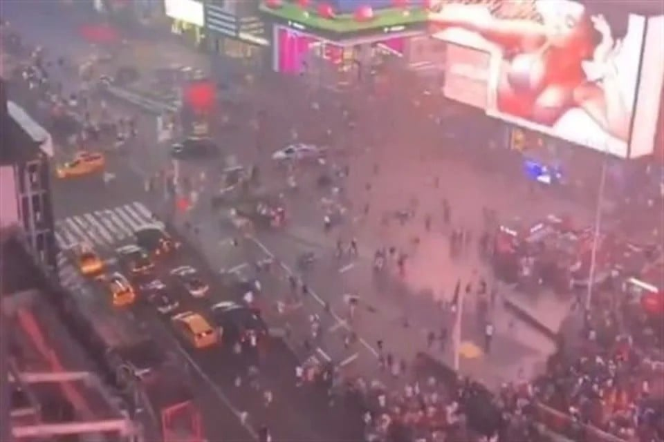 Deja 3 heridos tiroteo de un adolescente en Times Square