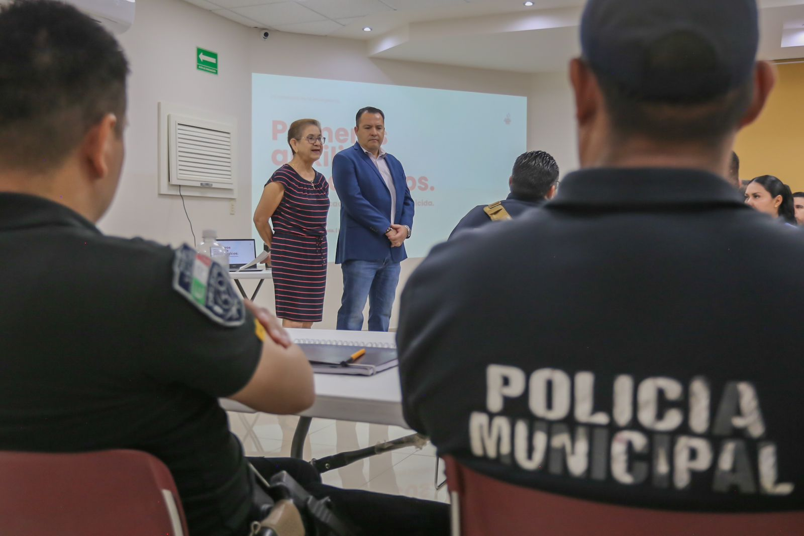 “La salud mental salva vidas, y ustedes son los primeros en tender la mano en una crisis”: Jesús Valenciano en taller de primeros auxilios psicológicos para policías de Delicias