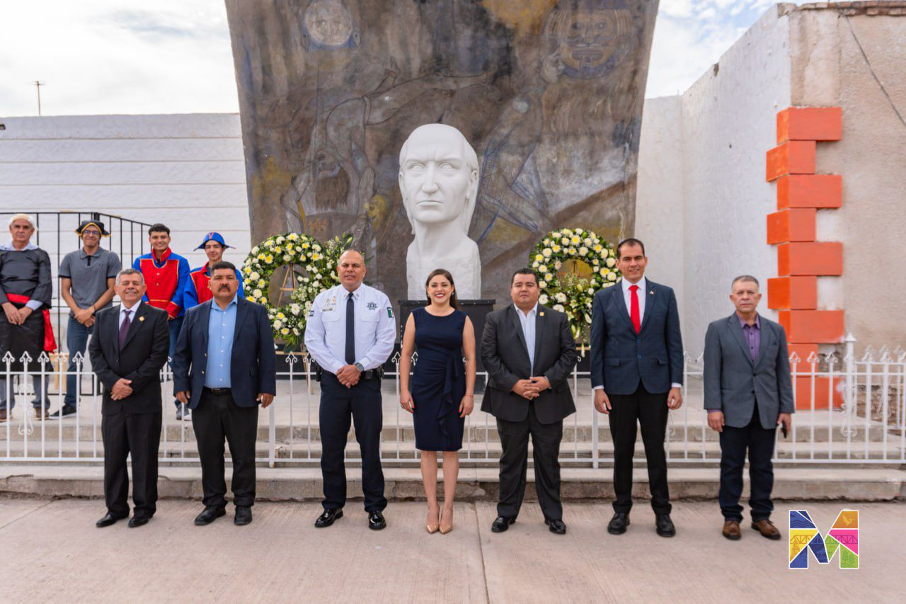 Encabezan Miriam Soto y funcionarios Guardia de Honor en Monumento a Hidalgo