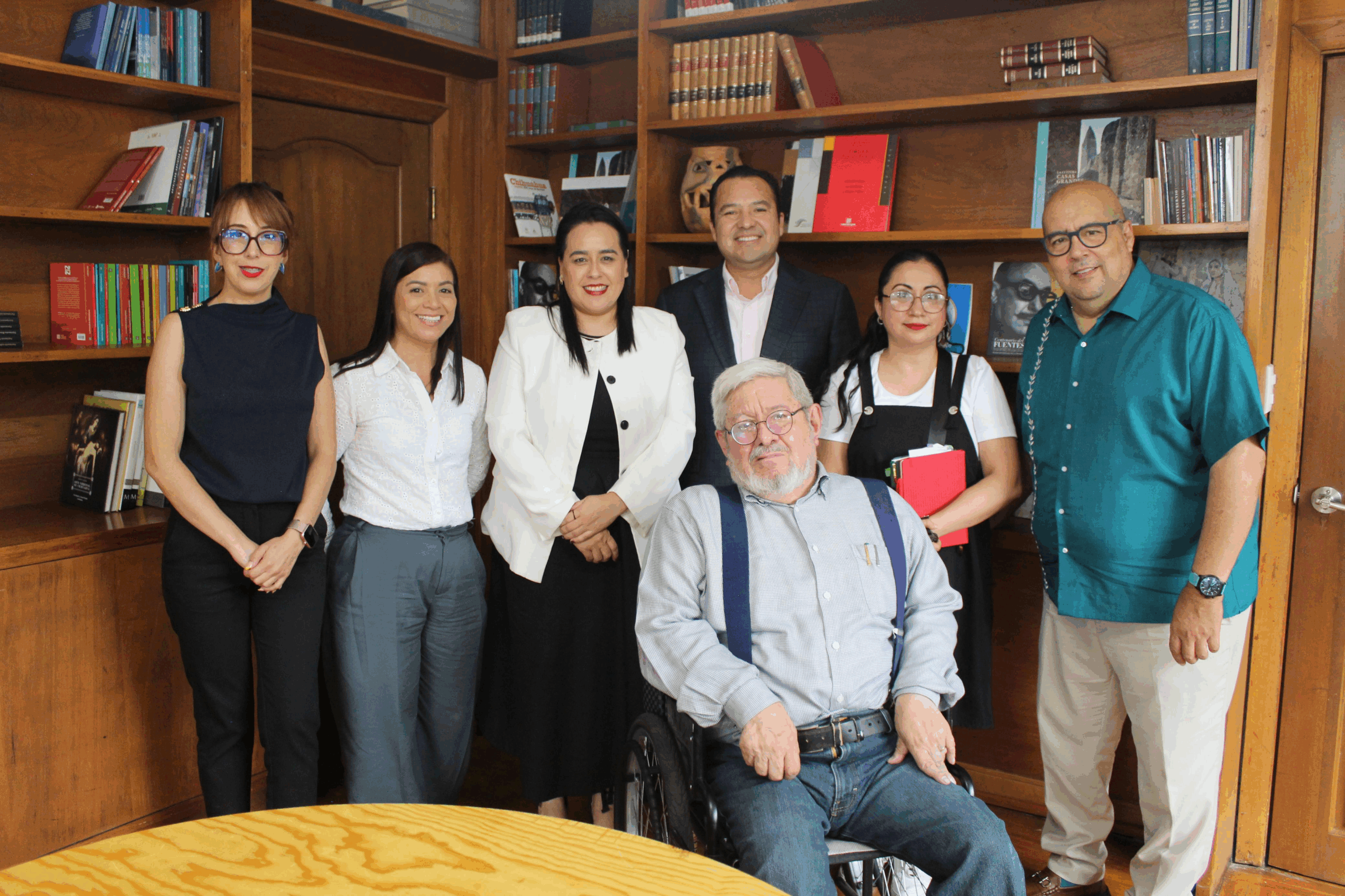 Se reúne Valenciano y Secretaria de Cultura para rescatar archivo histórico de Delicias