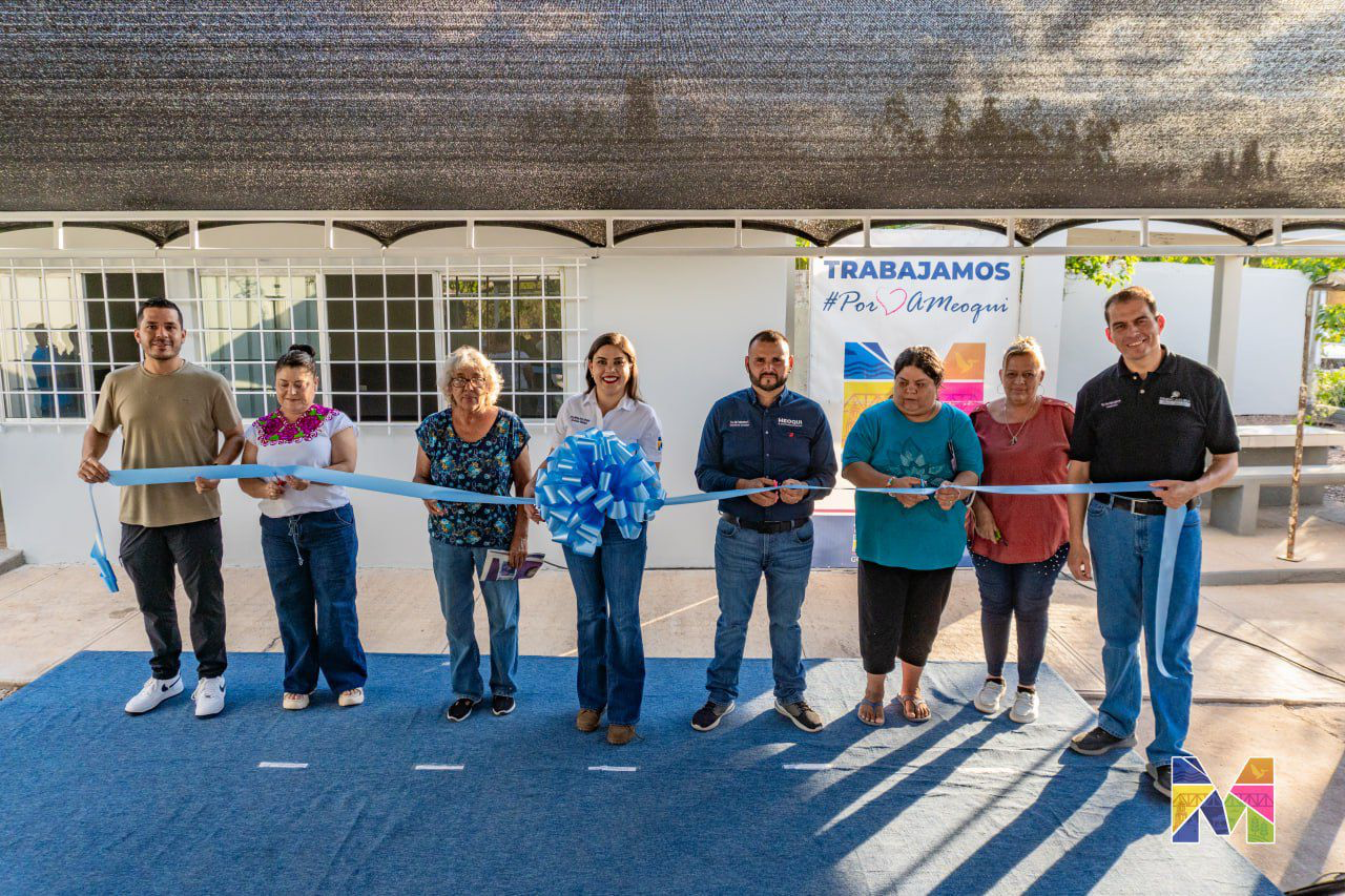 Entrega Miriam Soto sala de velacion en comunidad de La Chávez entrega Meoqui