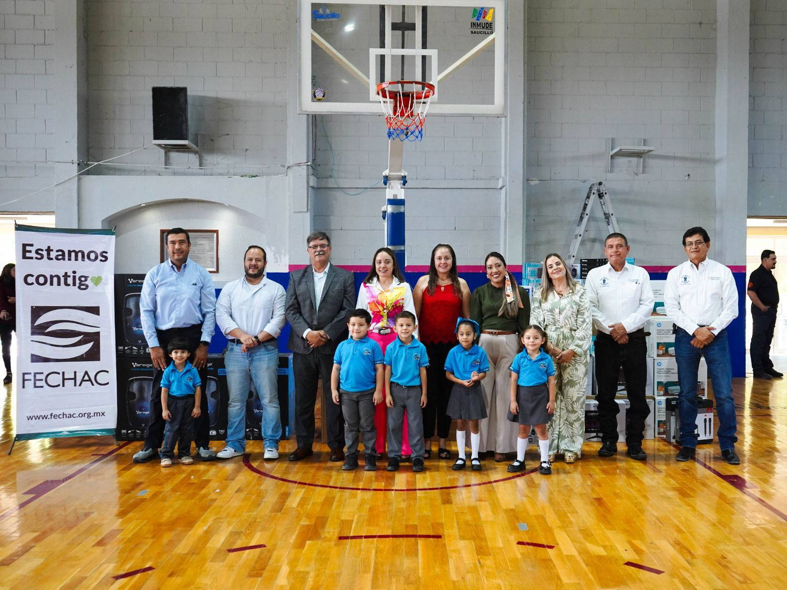 Municipio de Saucillo, FECHAC y Consejo de Estacionómetros entregan equipo a 33 escuelas
