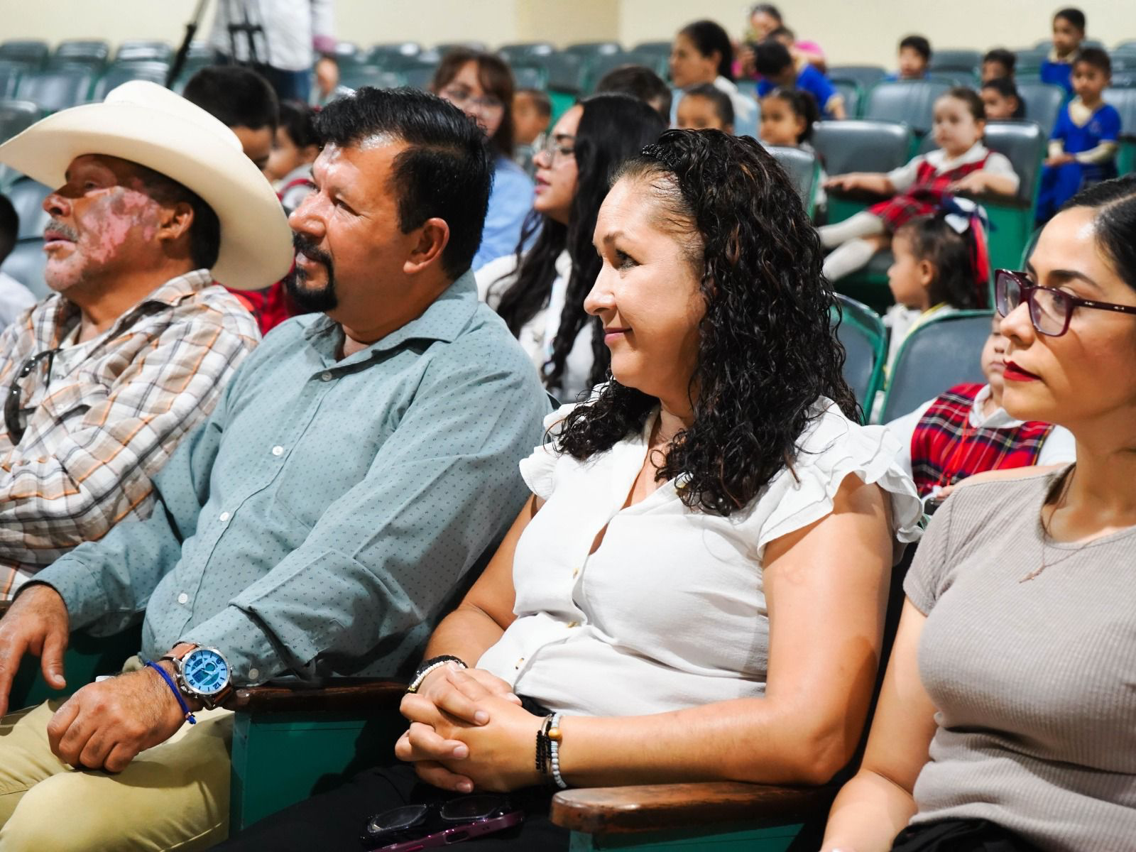 DIF Saucillo impulsa la salud mental infantil a través del teatro educativo para niños y niñas de preescolar.