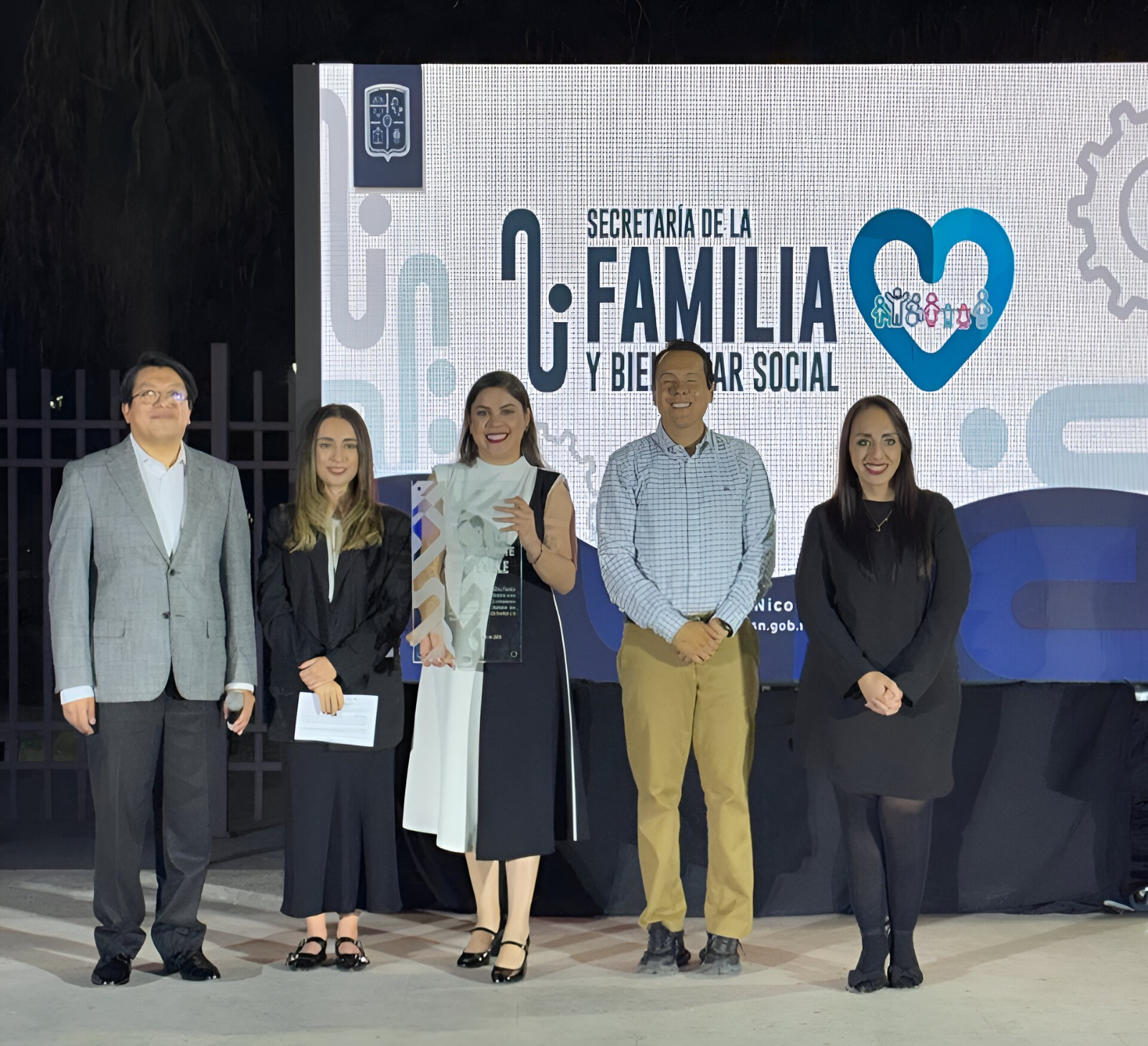 Reconoce el IAPF a Miriam Soto por el compromiso para construir una ciudad Familiarmente Sostenible