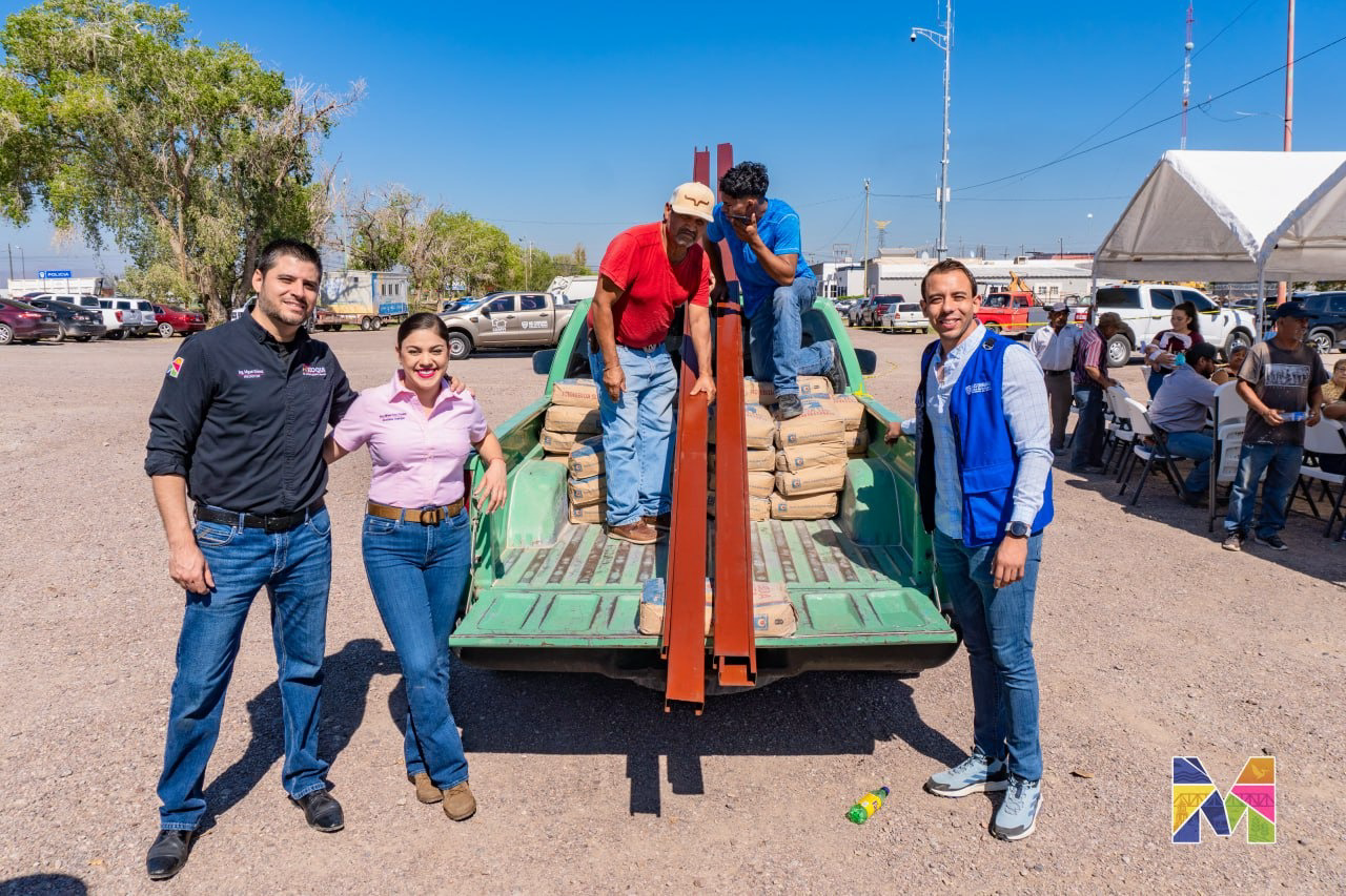 Entrega Miriam Soto y COESVI material de «Mejoramiento de Vivienda» a 28 familias