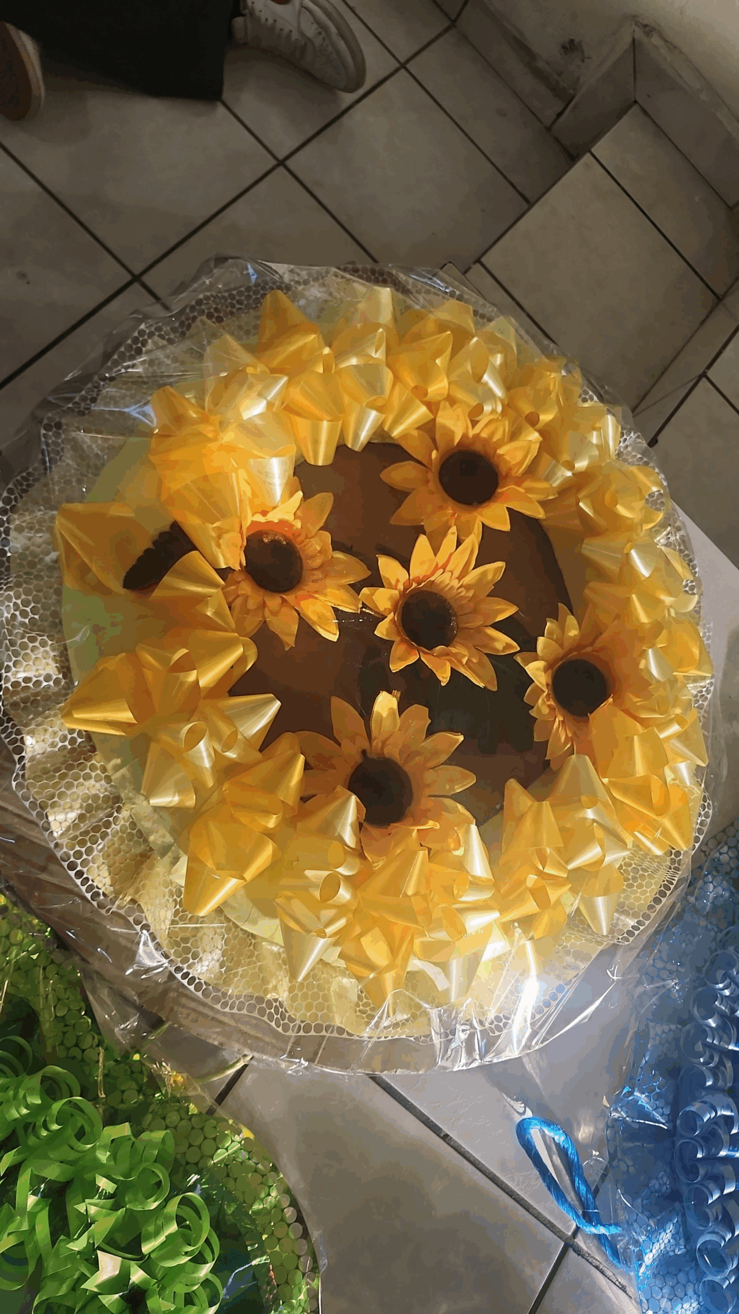 Invita Instituto de las Mujeres a adquirir coronas artesanales en el Panteón Municipal de Delicias