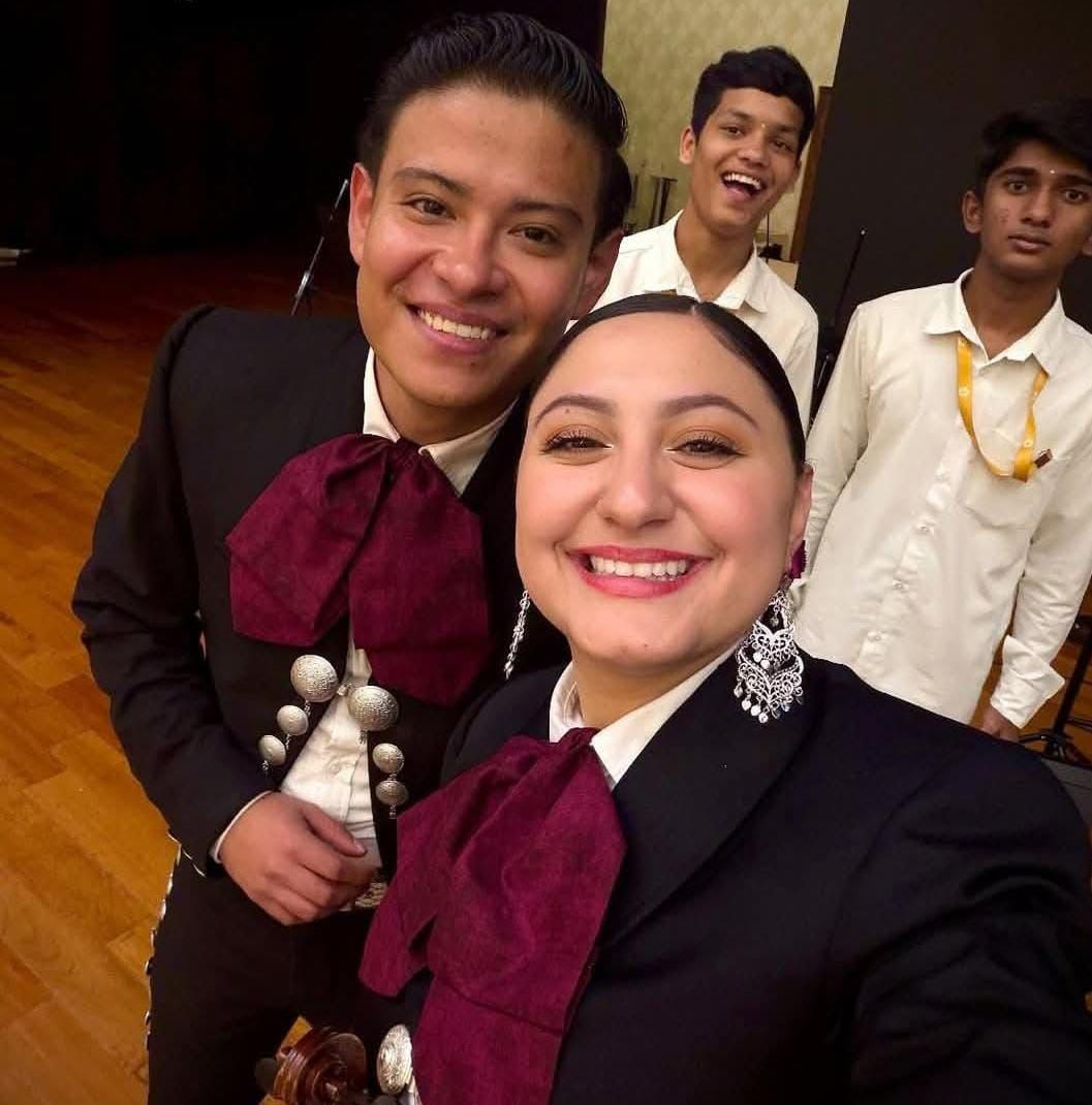 Talento Saucillense brilla en la India: Edwin Giner representa a México en el World Cultural Festival 2025