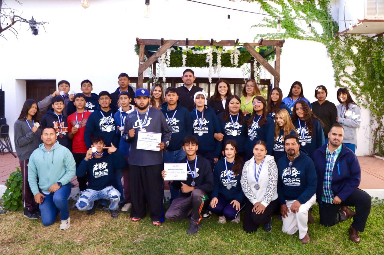 Más de una veintena de deportistas fueron homenajeados por destacada participación en competencias regionales y estatales
