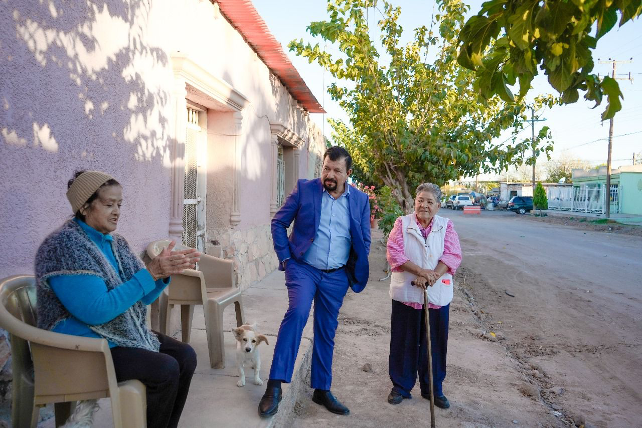 Tras años de espera, arrancara obra en la calle 18 de marzo, colonia centro; vecinos destacan la cercanía y resultados del alcalde Fito Gardea