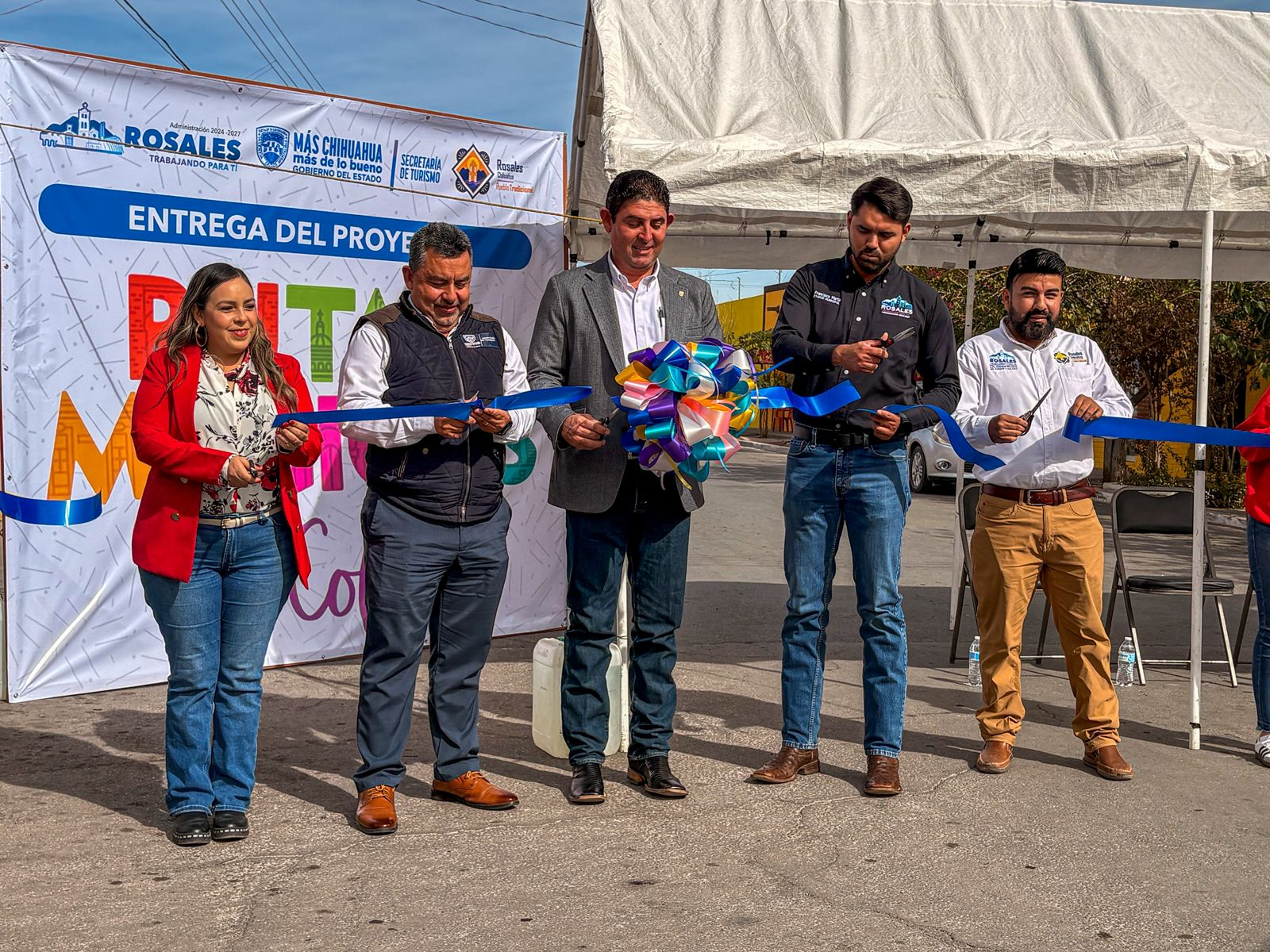 Rutas mágicas de color en Rosales cambiando la imagen del centro histórico
