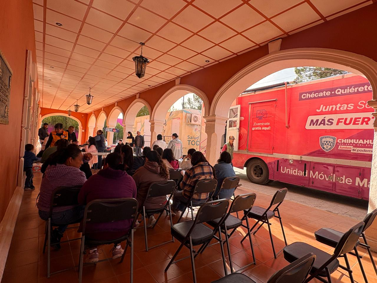 Feria de la salud en atención especial a la mujer