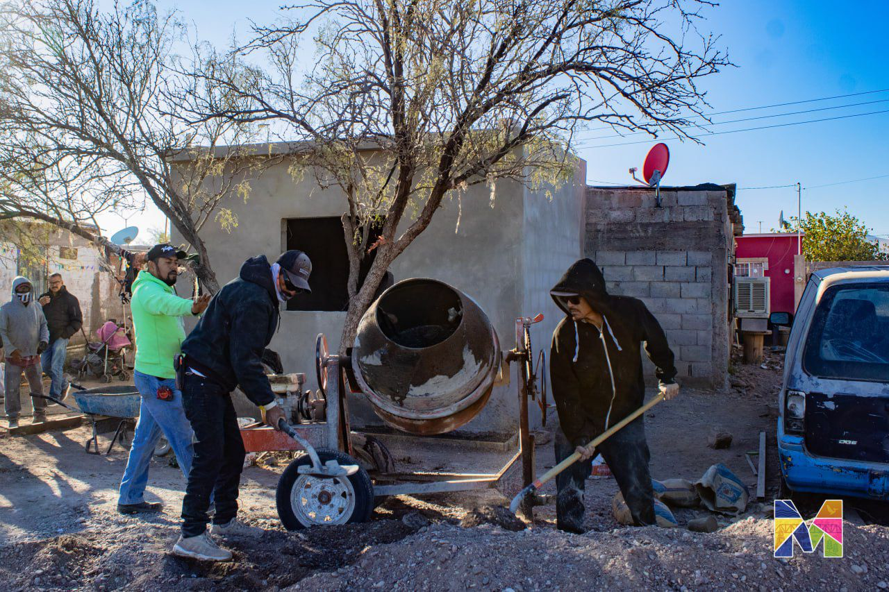 Supervisa Miriam Soto construcción de cuartos dormitorio en Lázaro Cárdenas