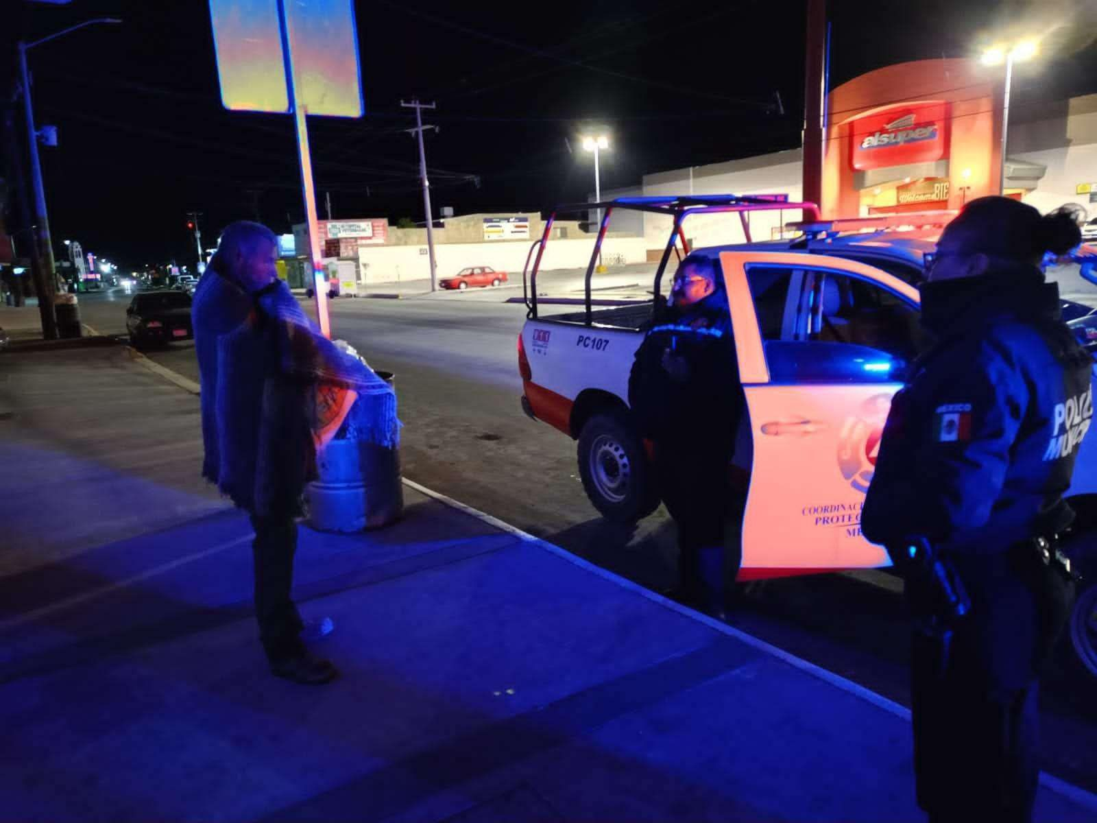 Refuerza DSPM Meoqui operativos para resguardar a personas ante bajas temperaturas