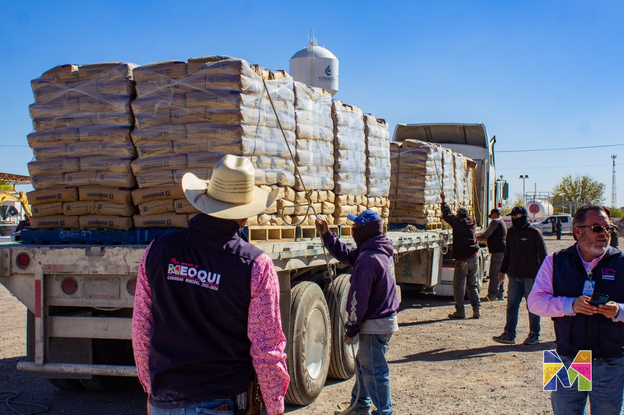 Benefician Gobierno de Meoqui y COESVI a 92 familias con cemento subsidiado