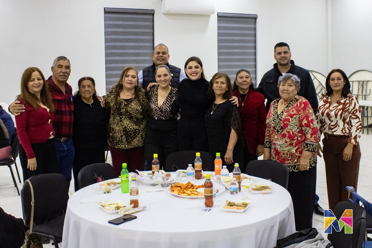 Convive alcaldesa Miriam Soto con grupos de 3era edad y maestros jubilados de Meoqui en posada