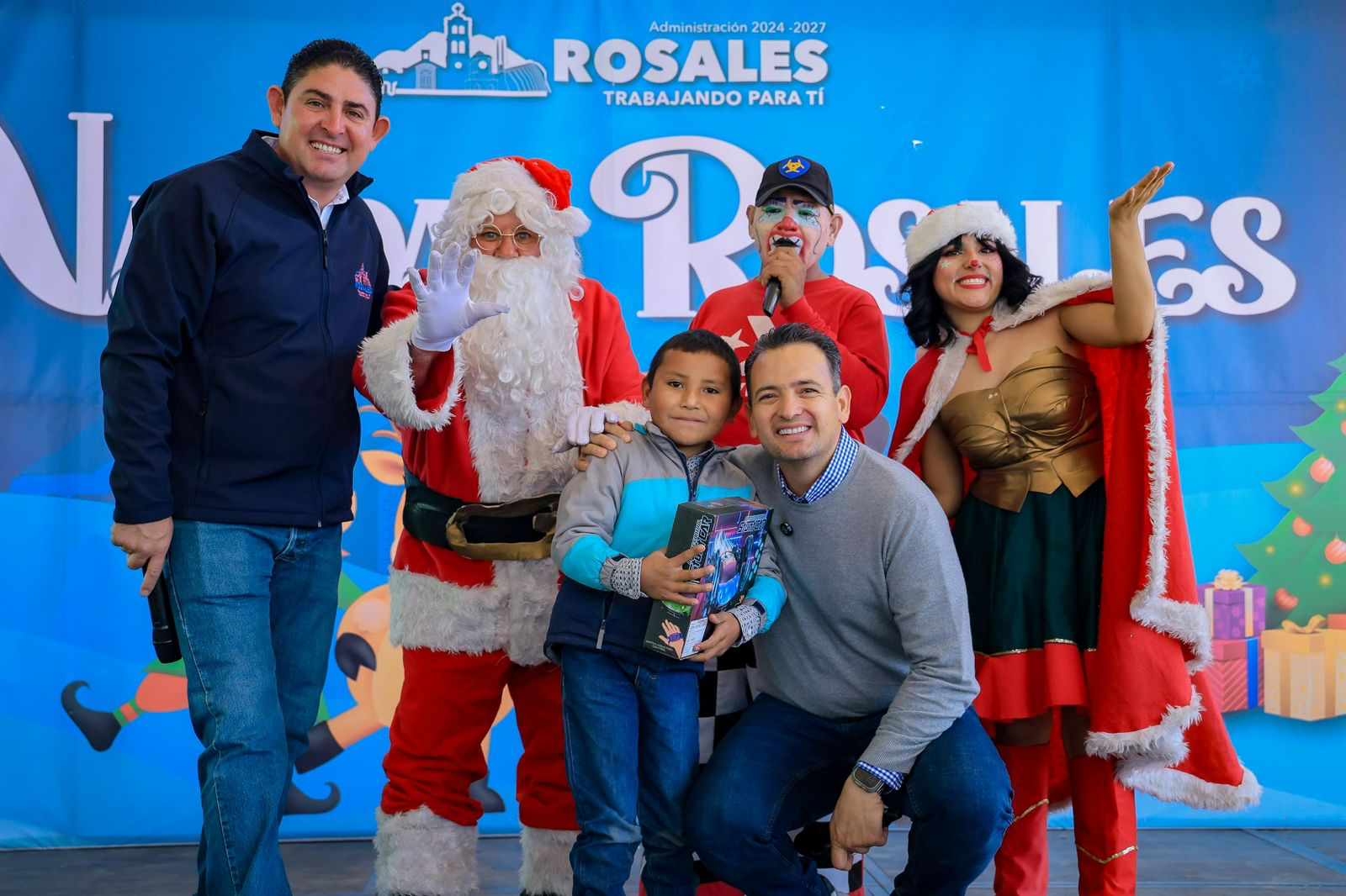 Con mucha alegría y diversión culminaron los festejos navideños ofrecidos por la Presidencia Municipal de Rosales