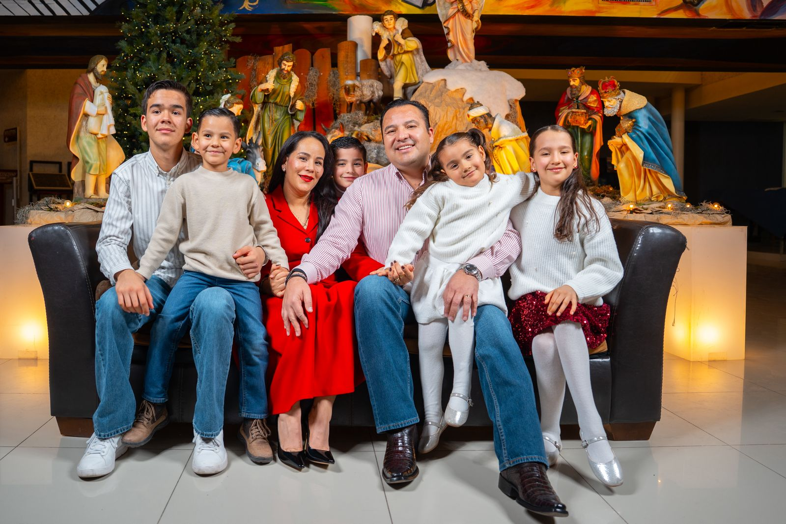 Alma Limas y Jesús Valenciano comparten reflexión navideña para las familias de Delicias