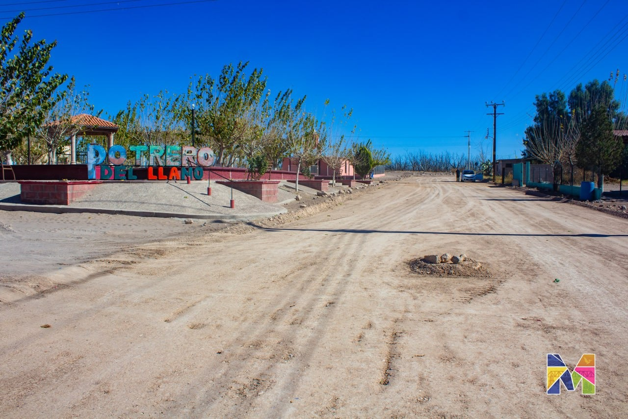 Obra Pública llega a cada rincón de Meoqui, avanzan trabajos de pavimentación en 3 calles de El Potrero del Llano
