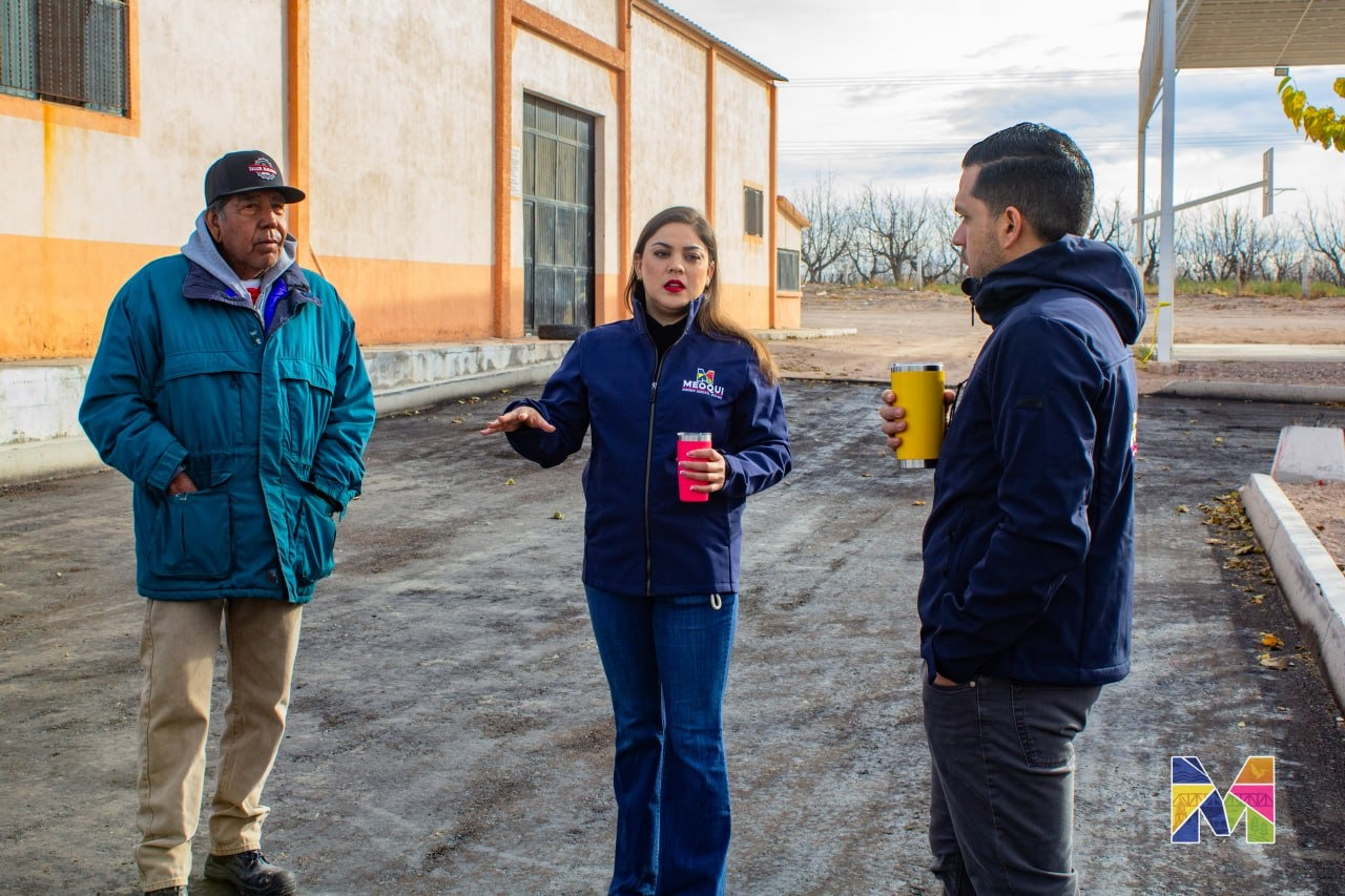 Supervisa Miriam Soto avances de pavimentación en calles de El Potrero del Llano