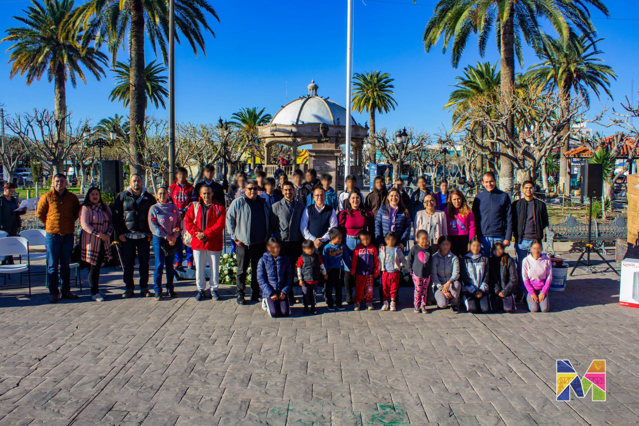 Encabezan Miriam Soto e ICHIFE entrega de equipamiento a 8 escuelas de nivel básico de Meoqui