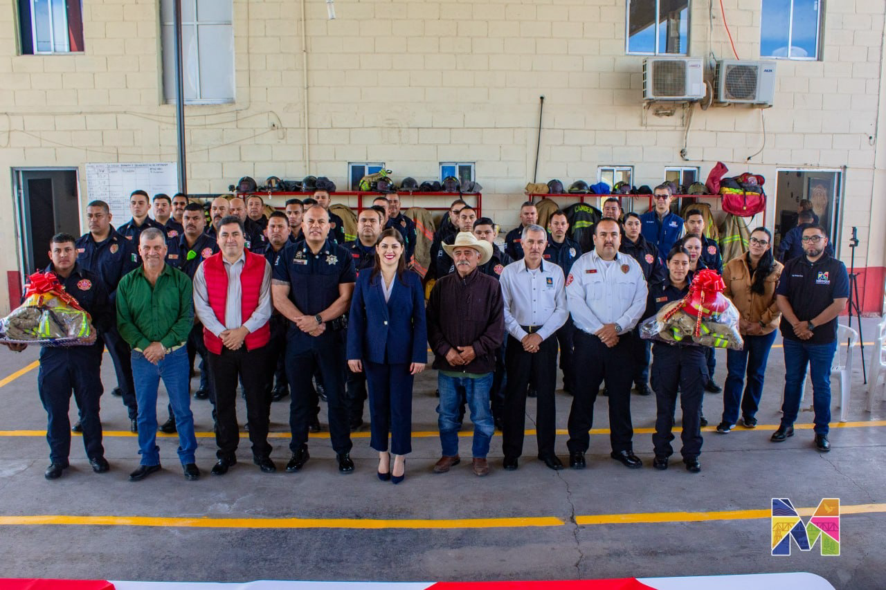 Apoya El Paso TX a bomberos de Meoqui, Miriam Soto encabeza entrega